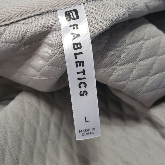 Fabletics Astoria Quilted Shrug Waterfall Cardigan - Picture 6 of 7